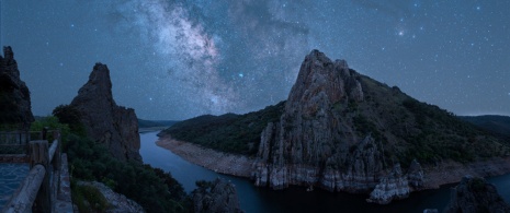 Cielo estrellado en Parque Nacional de Monfragüe, Extremadura