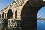 Ponte Romano di Mérida con sullo sfondo il ponte Lusitania di Santiago Calatrava. Badajoz