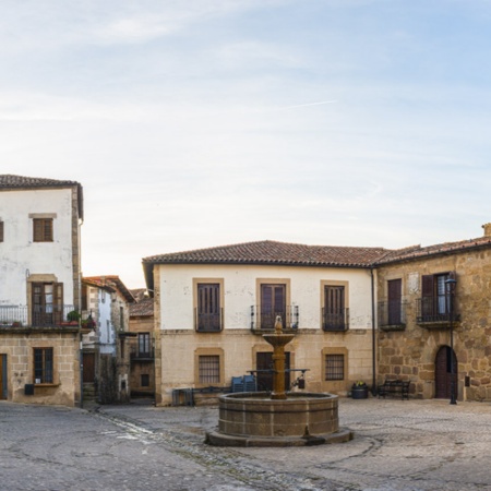 Plaza Mayor de San Martín de Trevejo (Cáceres, Extremadura)