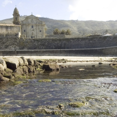 Königliches Kloster von Santa María de Oia in Pontevedra (Galicien)