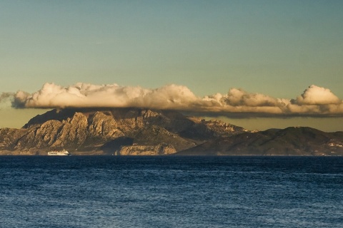 Montañas del Rif desde el parque intercontinental mediterráneo