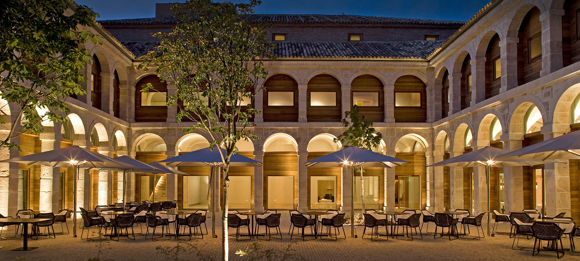 Patio intérieur du Parador de Alcalá de Henares Patio intérieur du Parador de Alcalá de Henares