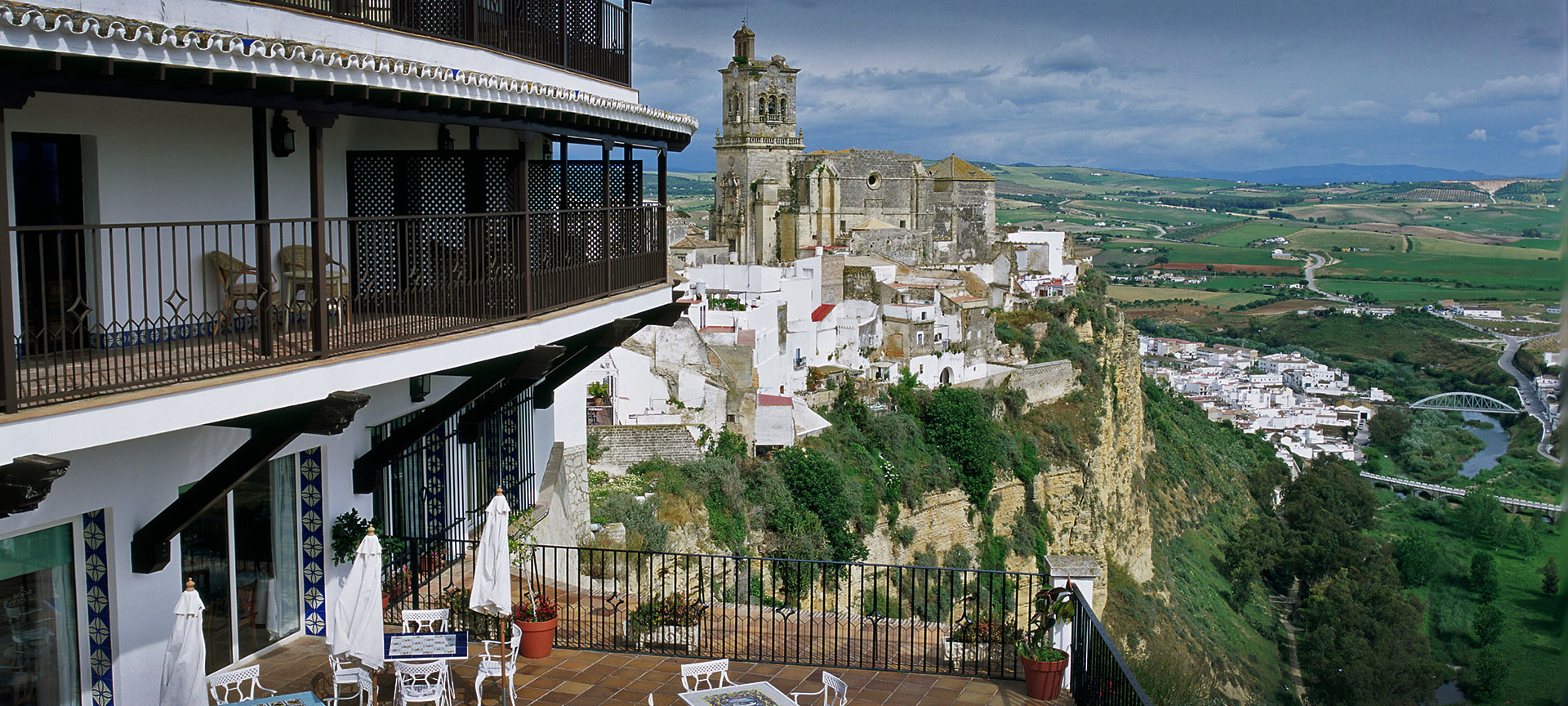Parador de Arcos de la Frontera の屋外テラスからの眺め Parador de Arcos de la Frontera の屋外テラスからの眺め