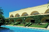 Vue extérieure et de la piscine du Parador de Ceuta