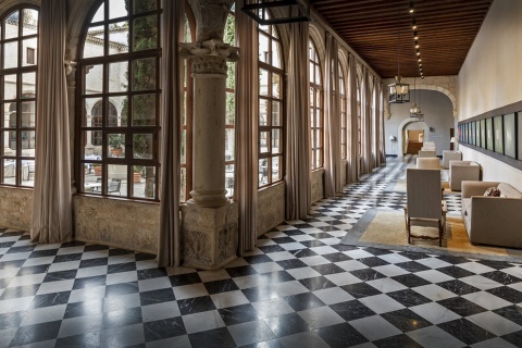 Parador de Cuenca の館内の様子