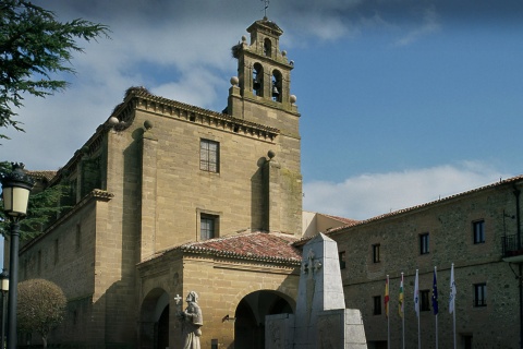 Parador de Santo Domingo Bernardo de Fresneda の外観