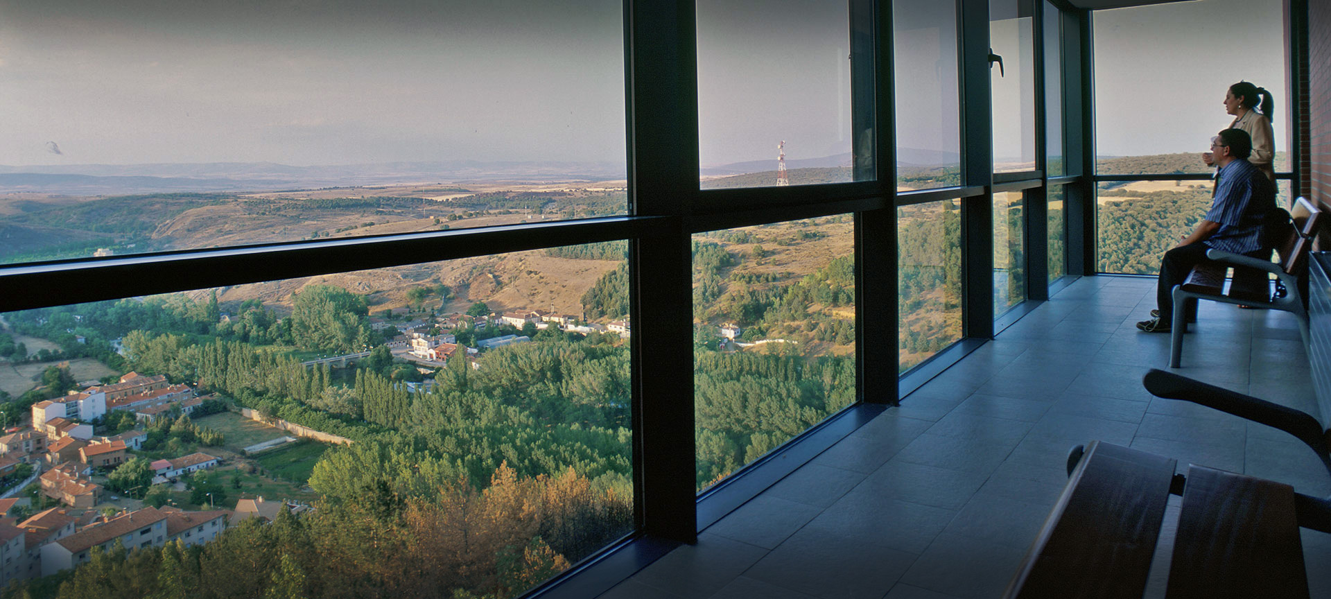 Parador de Soria の屋内テラスからの眺め Parador de Soria の屋内テラスからの眺め