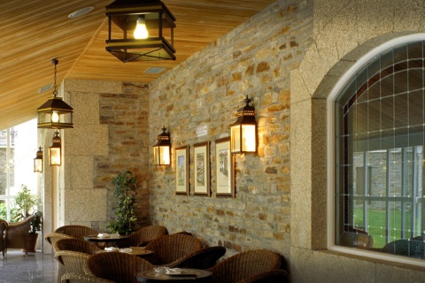 Innenterrasse des Parador de Vilalba