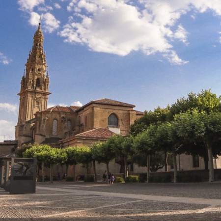 Vista da catedral de Santo Domingo de la Calzada, em La Rioja