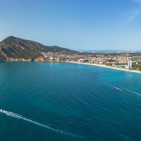 Vue panoramique de L'Alfàs del Pí (province d’Alicante, région de Valence)