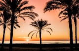 Lever du jour sur la plage de Cullera, région de Valence