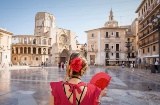 Tourist in the Plaza de la Virgen in Valencia