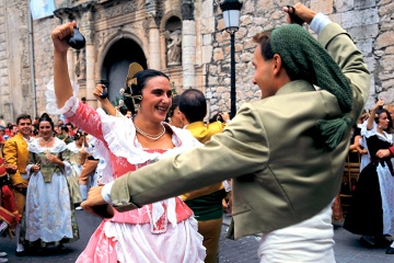  Danses régionales lors des fêtes de la Mare de Déu de la Salut d'Algemesí (région de Valence)