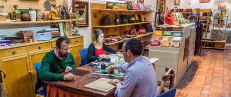 Innenraum einer Lederwerkstatt in Cordoba