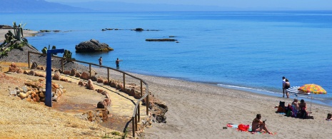 Vista de la Playa Piedra de Mojácar en Almería, Andalucía