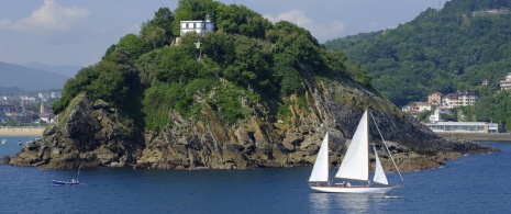 Sailing boat in La Concha Bay, Donostia-San Sebastian