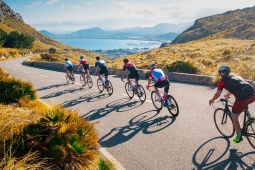 Cyclistes dans une descente en Espagne